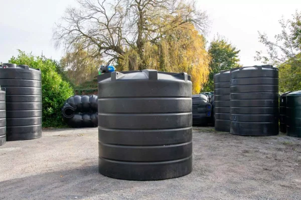 Citerne-eau-de-pluie-10000-litres-prix-Exterieure-Avec-pompe-O-240-m