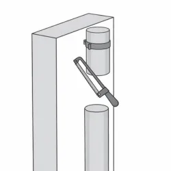 Étape de coupe pour filtrer l eau de pluie : retirer un morceau de descente avant de placer le filtre.