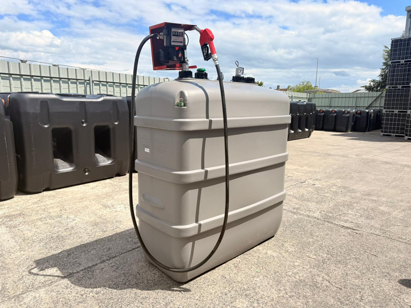mazouttank-1500-liter-dubbelwandig-met-pomp-uv-proof-dieseltank-1500-liter-met-pomp