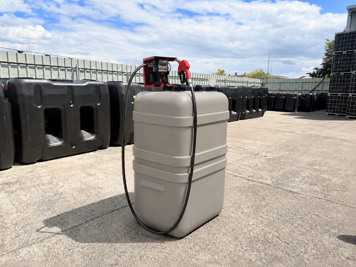 mazouttank-700-liter-dubbelwandig-met-pomp-uv-proof-mazouttank-700-liter-dubbelwandig-met-pomp-uv-proof-dieseltank-700-liter