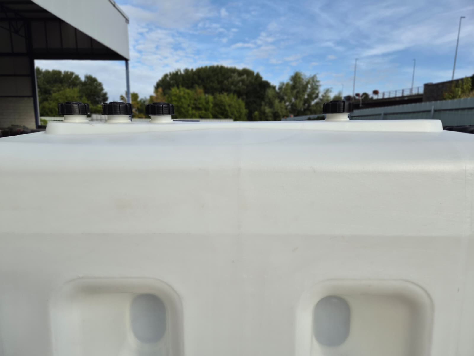 cuve-mazout-2000l-blanc-6