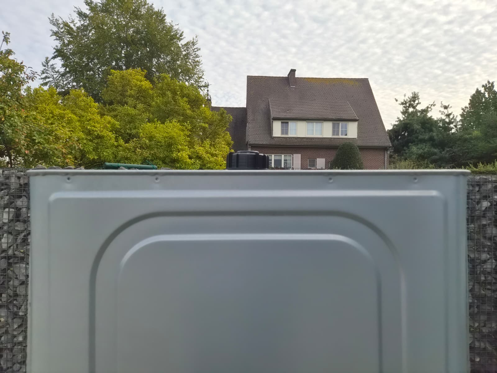Renfort sur la face avant de la cuve à mazout galvanisée 1500 litres
