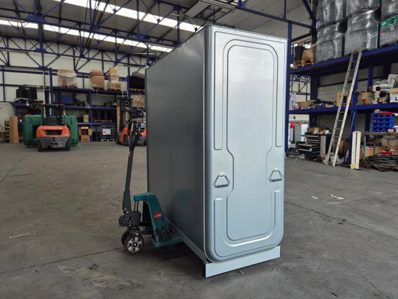 cuve-a-mazout-galvanisee-1500l-transport-transpalette